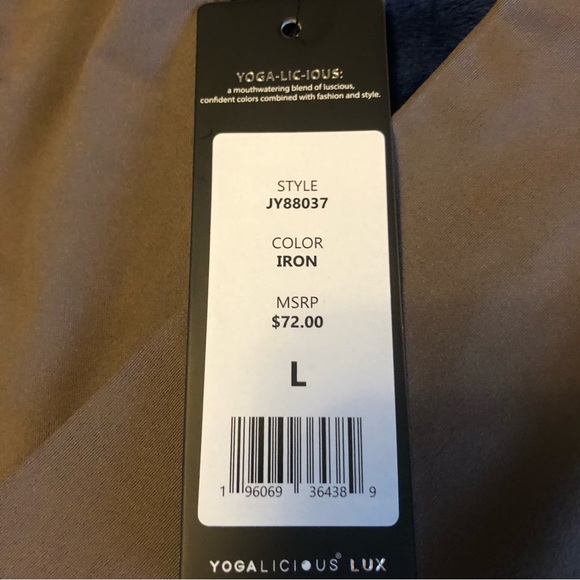 Yogalicious lux women’s zipup. - Picture 10 of 16